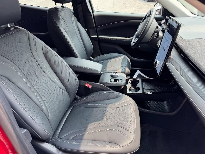 ford Mustang Mach-E 2024 - 26