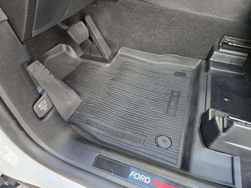 ford Explorer 2024 - 18