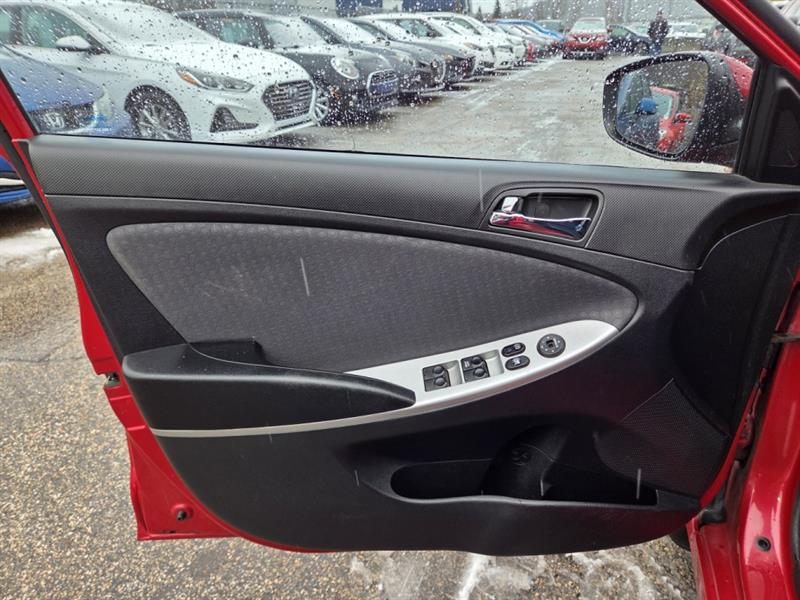 hyundai Accent 2012 - 22