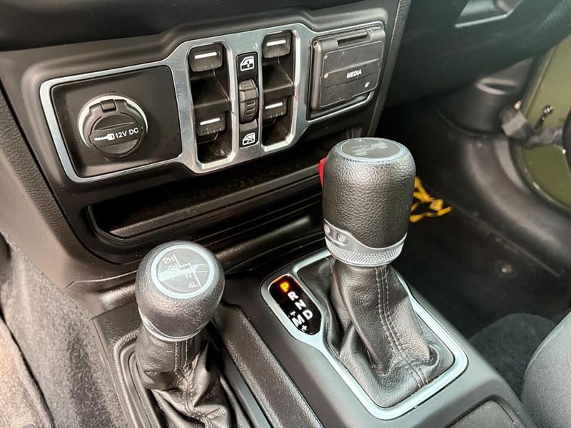 jeep Wrangler 2023 - 26