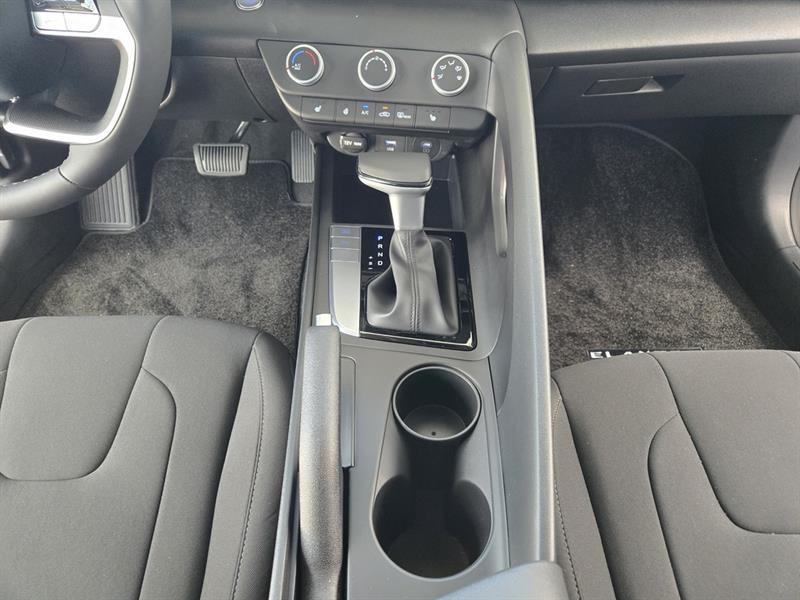hyundai Elantra 2025 - 17