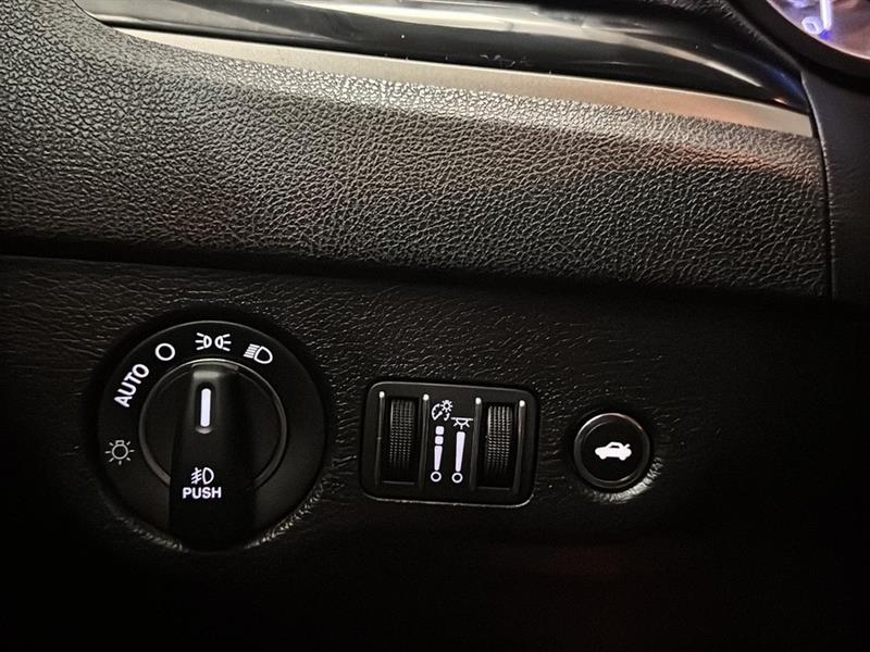 chrysler 300 2019 - 25