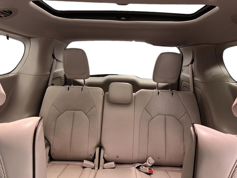 chrysler Pacifica 2021 - 24