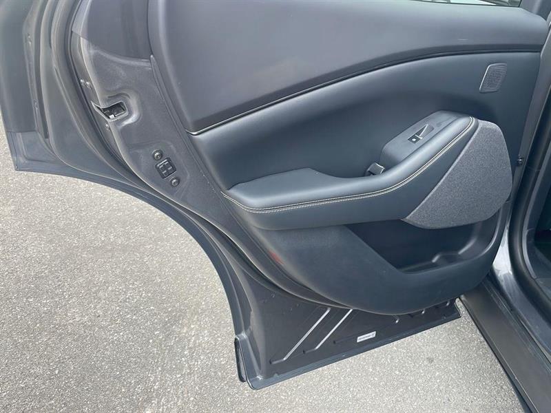 ford Mustang Mach-E 2023 - 10