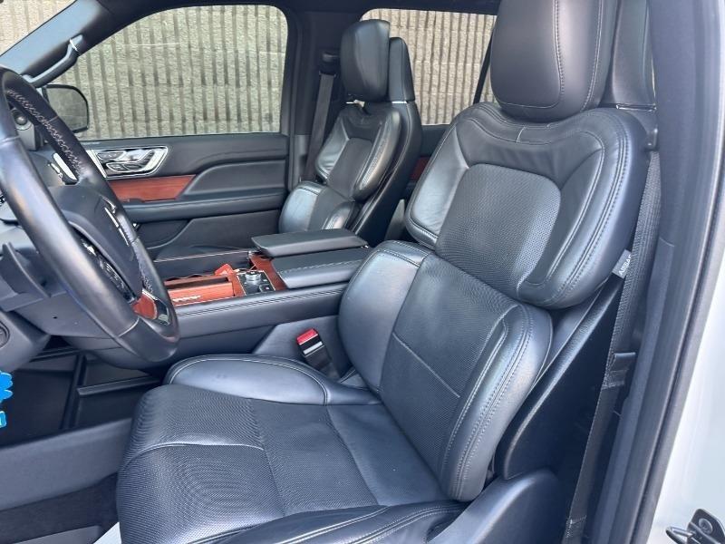 lincoln Navigator L 2022 - 18