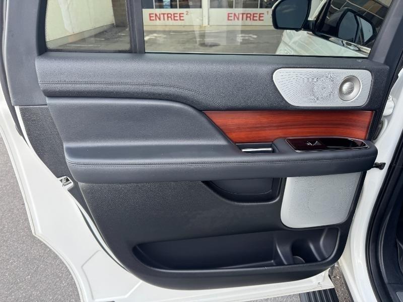 lincoln Navigator L 2022 - 19