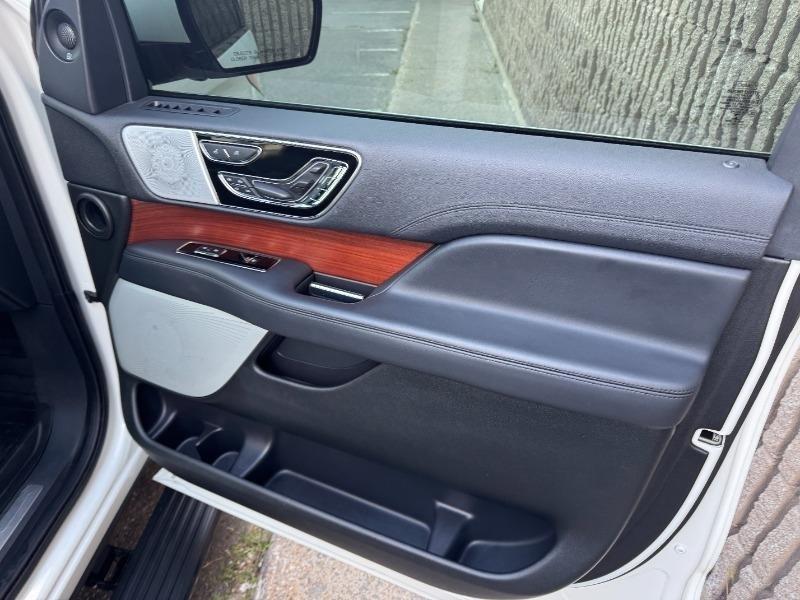 lincoln Navigator L 2022 - 25