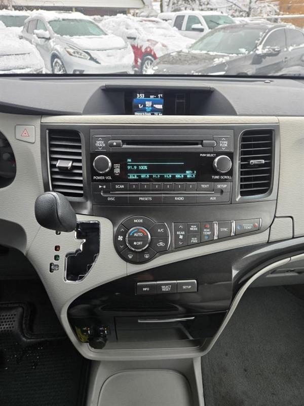 toyota Sienna 2014 - 24