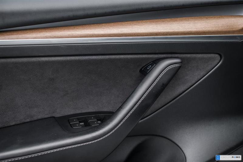 tesla Model 3 2023 - 11