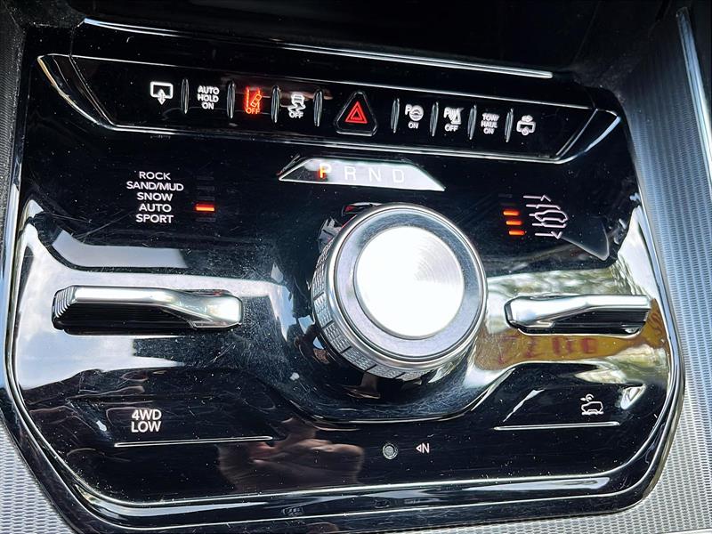 jeep Grand Wagoneer 2022 - 26