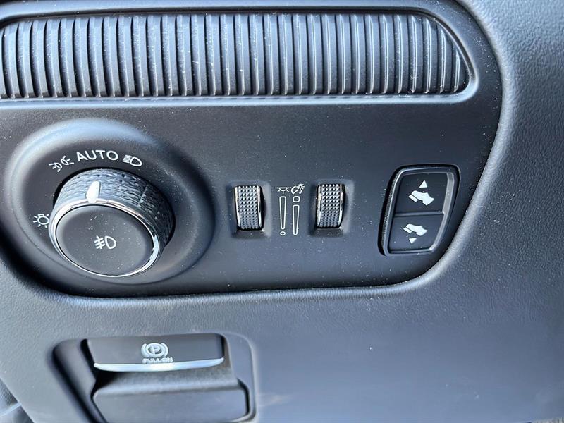 jeep Grand Wagoneer 2022 - 33