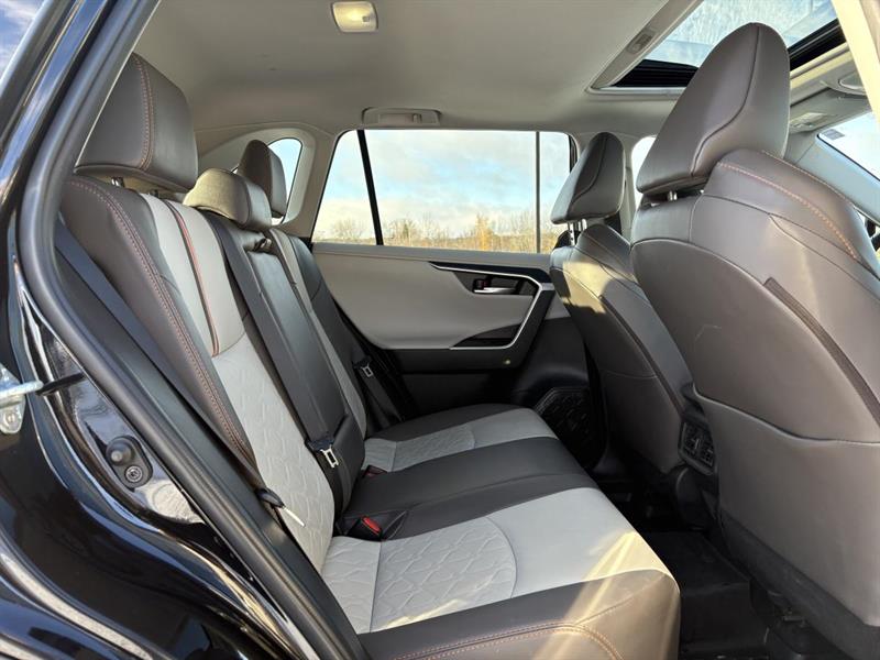 toyota RAV4 2022 - 16