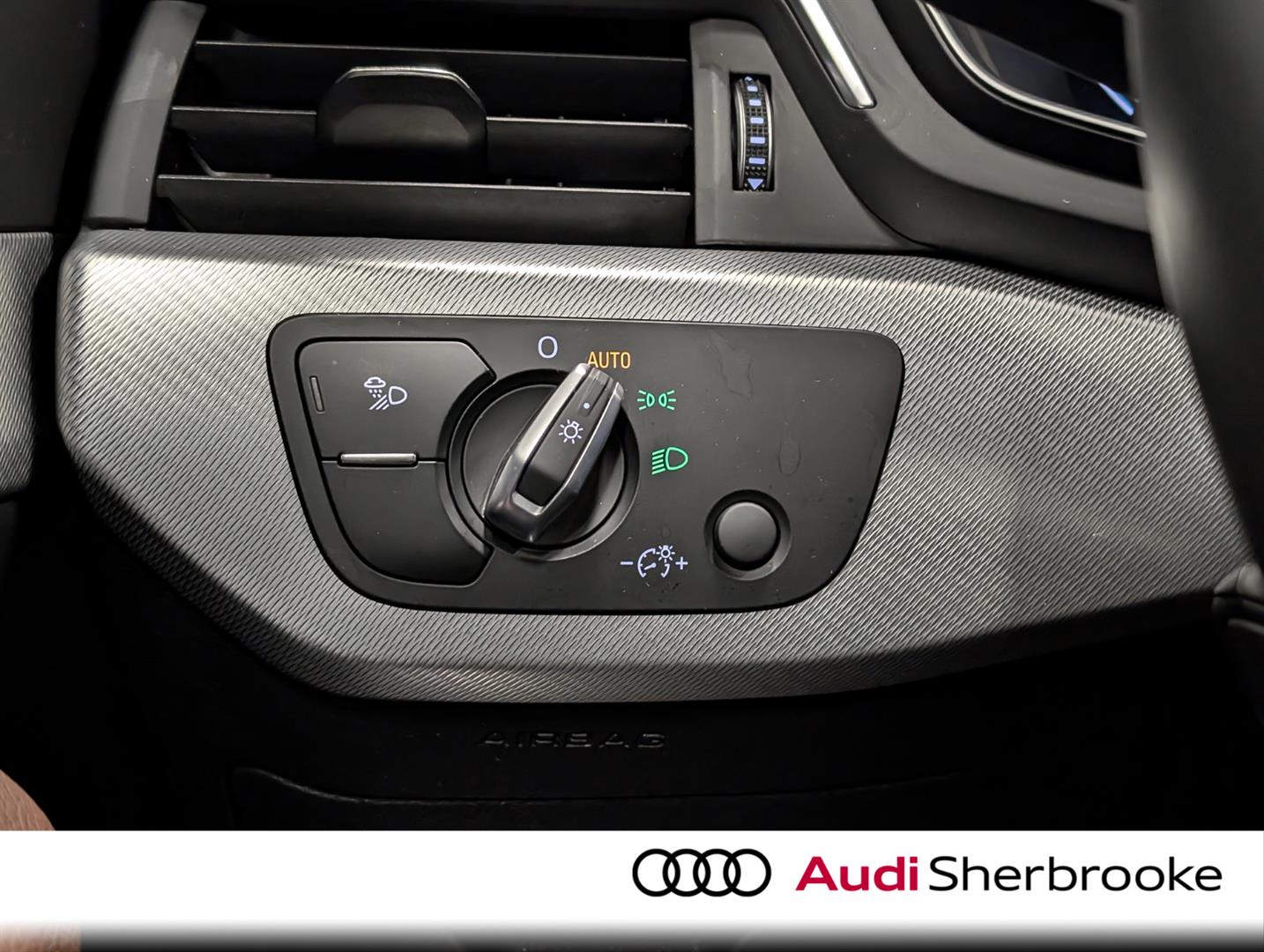 audi A4 Sedan 2022 - 24