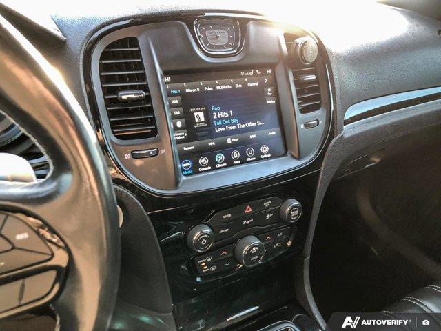 chrysler 300 2021 - 18