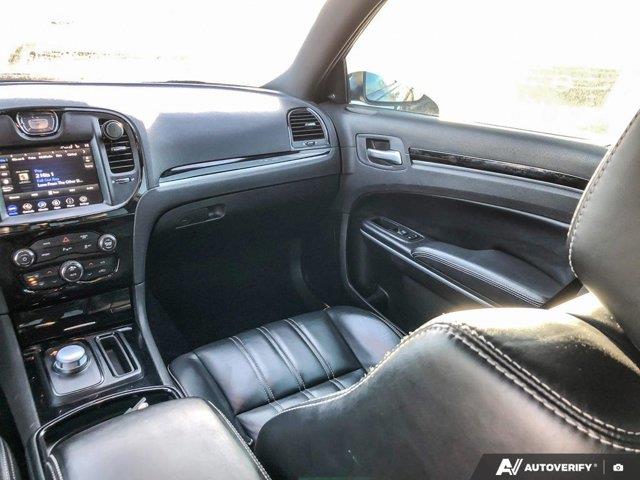 chrysler 300 2021 - 24