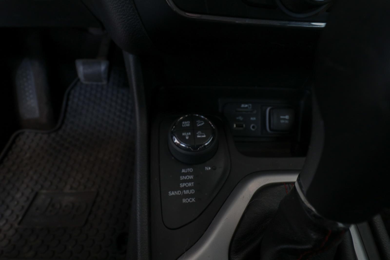 jeep Cherokee 2016 - 15