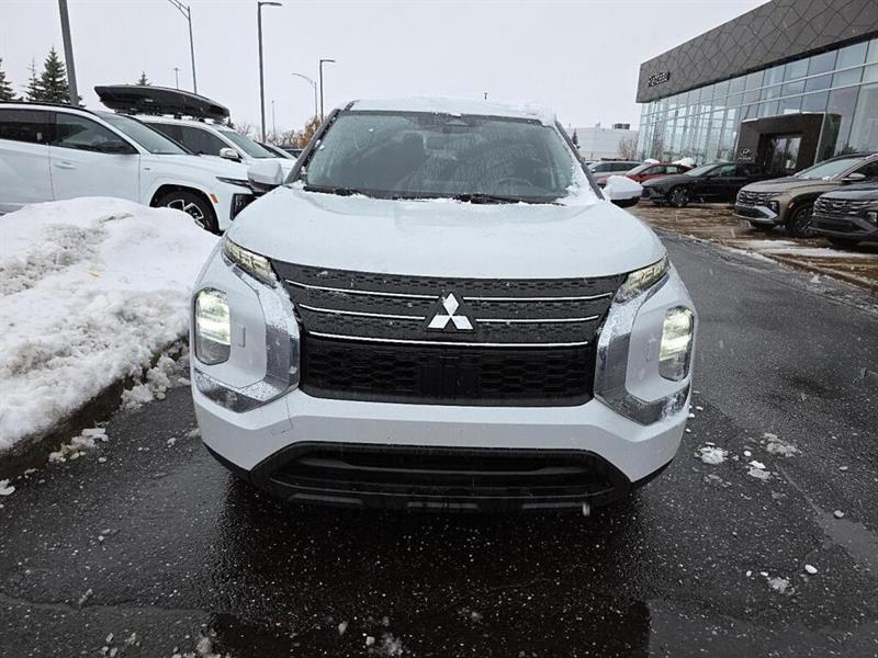 mitsubishi Outlander 2022 - 3