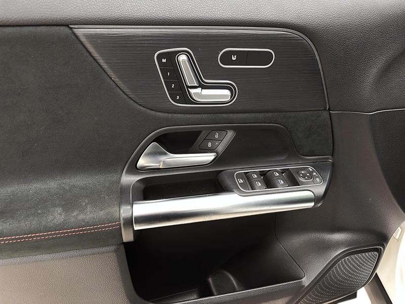 mercedes-benz GLA 2022 - 9