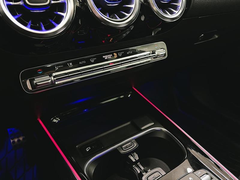 mercedes-benz GLA 2022 - 17