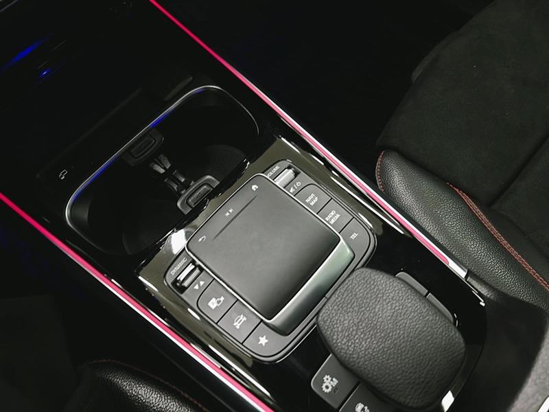 mercedes-benz GLA 2022 - 18