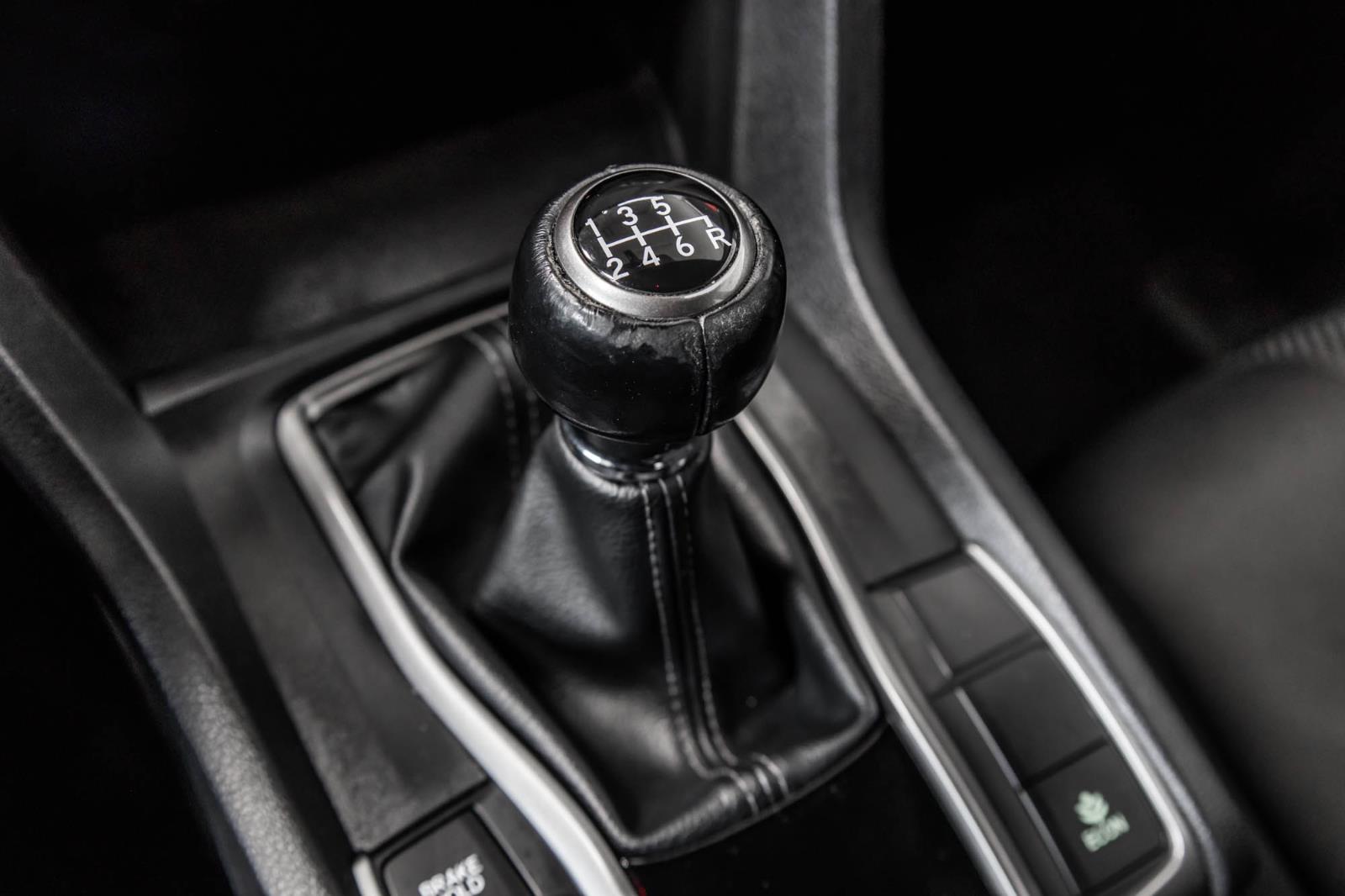 honda Civic Hatchback 2018 - 35