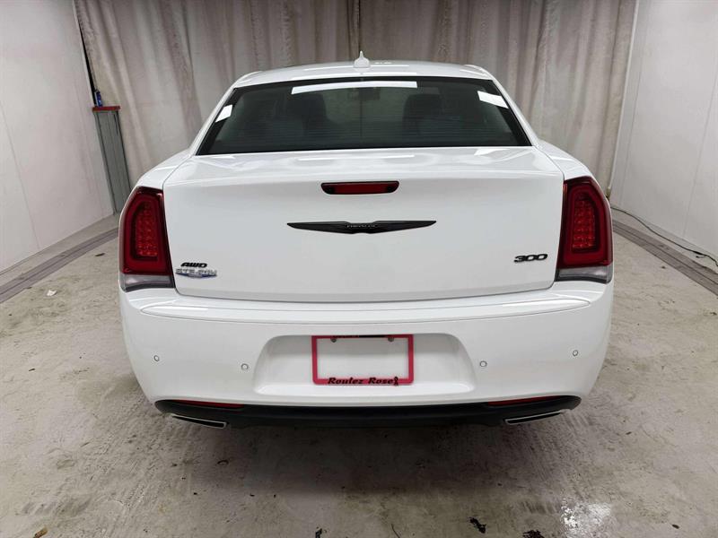 chrysler 300 Touring L 2023 - 4