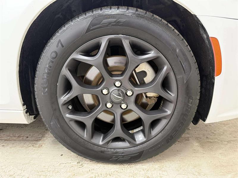 chrysler 300 Touring L 2023 - 6