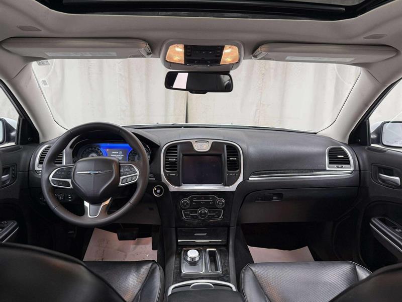 chrysler 300 Touring L 2023 - 8