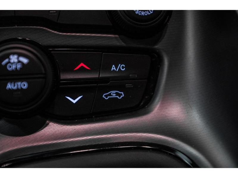 dodge Challenger 2021 - 24