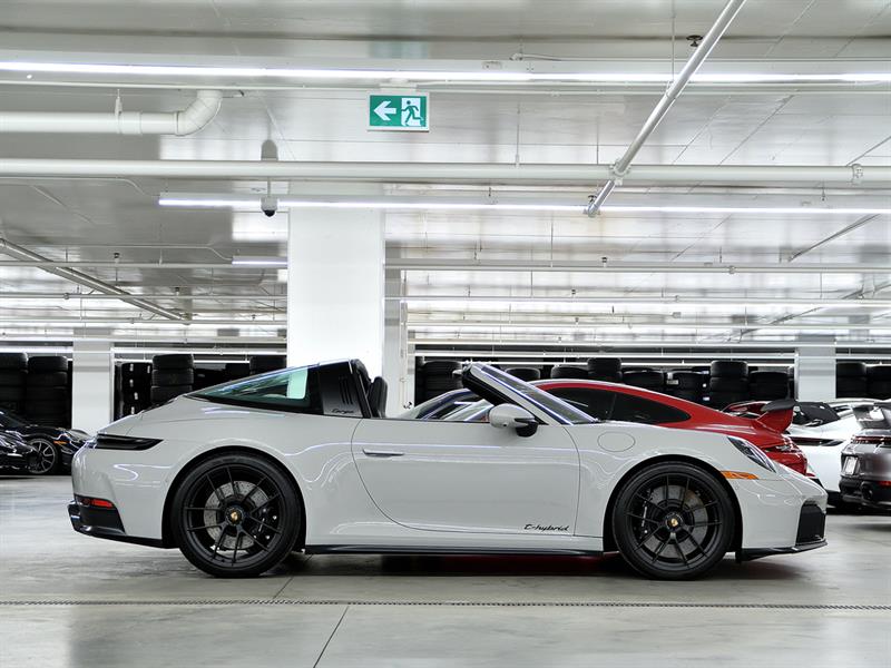 porsche 911 2025 - 2