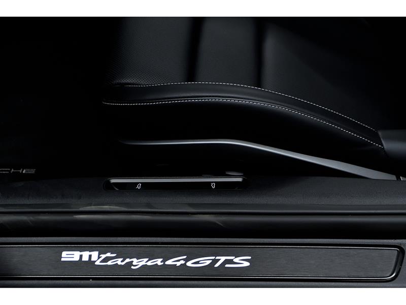 porsche 911 2025 - 15