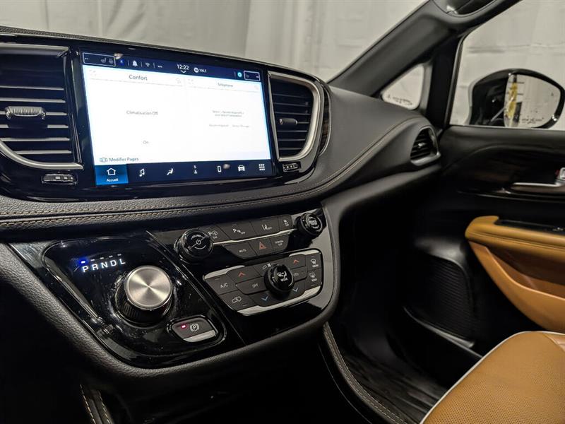 chrysler Pacifica Hybrid 2023 - 10