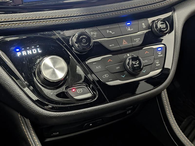 chrysler Pacifica Hybrid 2023 - 13