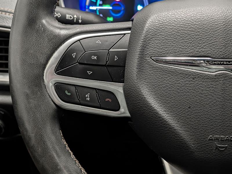 chrysler Pacifica Hybrid 2023 - 17