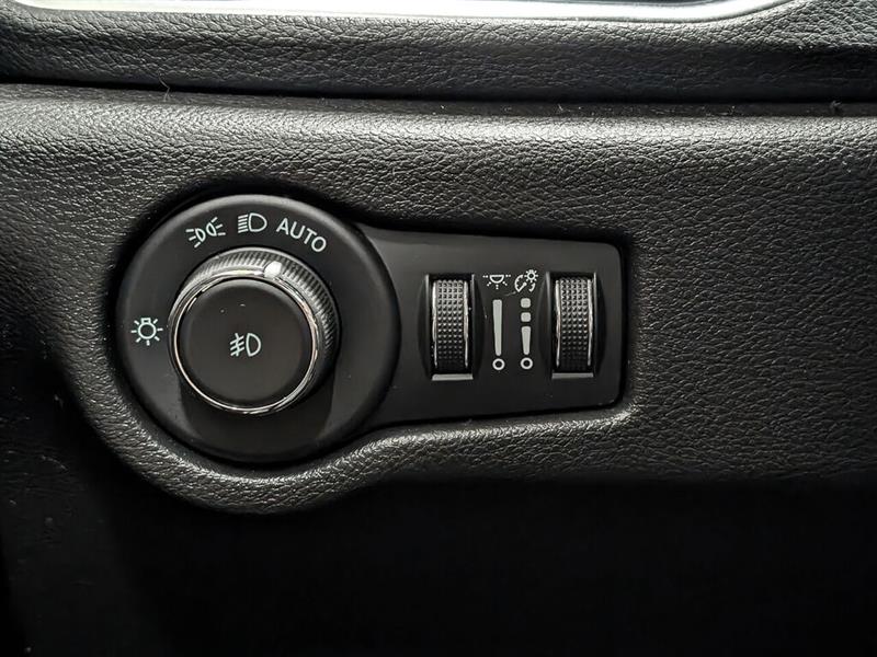 chrysler Pacifica Hybrid 2023 - 21