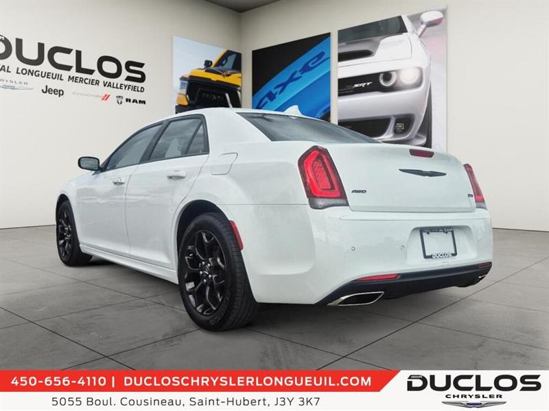 chrysler 300 2023 - 6