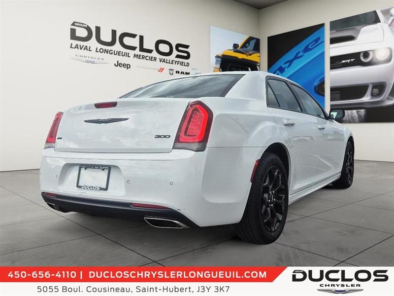 chrysler 300 2023 - 8