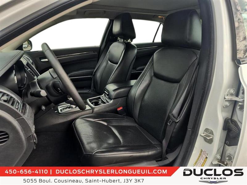 chrysler 300 2023 - 13