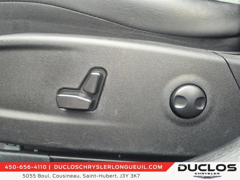 chrysler 300 2023 - 16