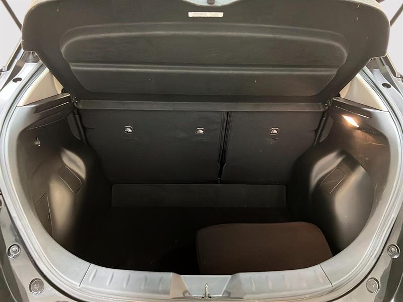 nissan LEAF 2025 - 12