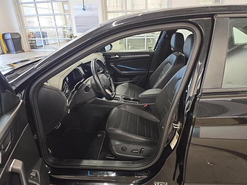 volkswagen Jetta 2023 - 9