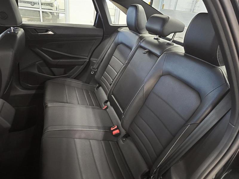 volkswagen Jetta 2023 - 12