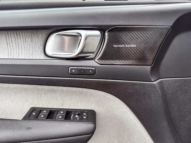 volvo XC40 2023 - 12