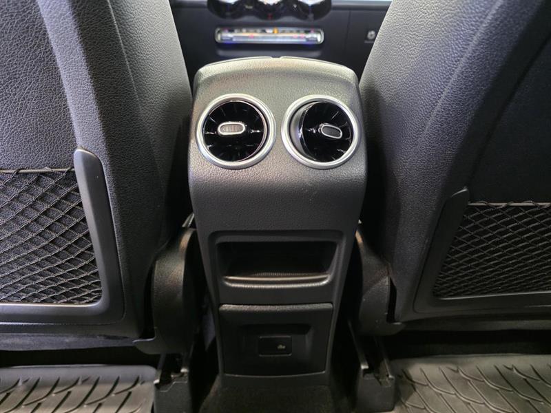 mercedes-benz GLB 35 AMG 2022 - 15