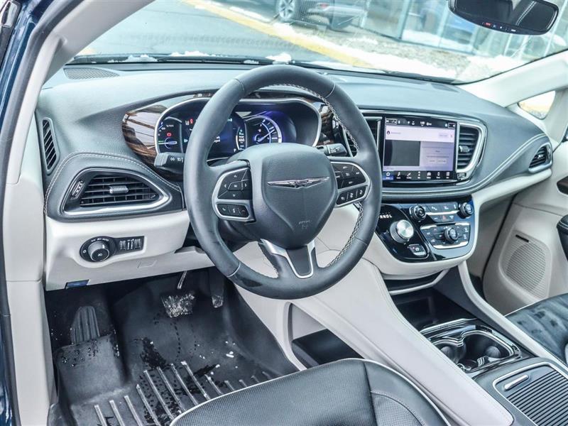 chrysler Pacifica Hybrid 2022 - 8