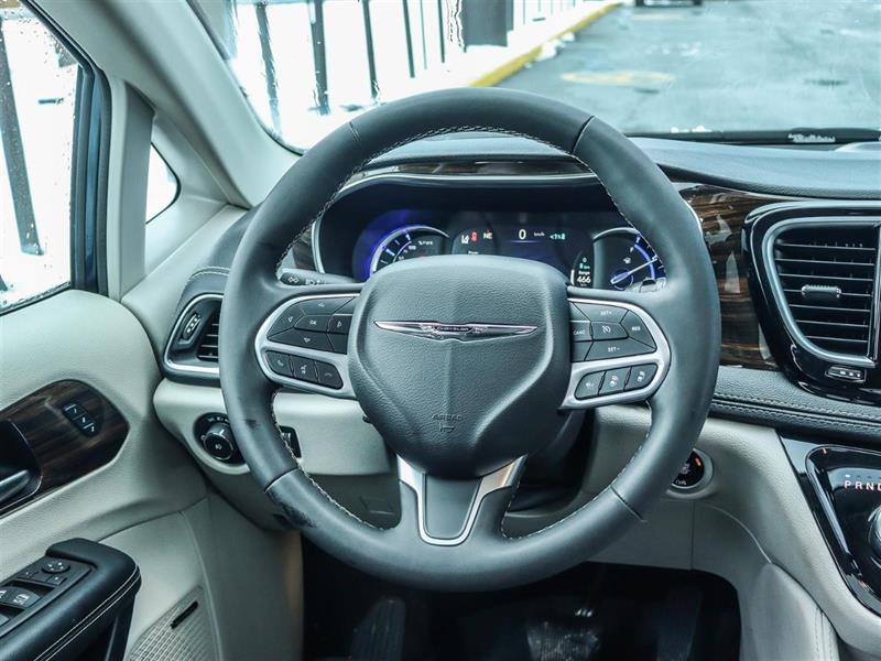 chrysler Pacifica Hybrid 2022 - 11