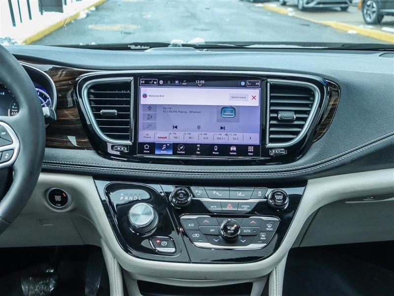 chrysler Pacifica Hybrid 2022 - 12