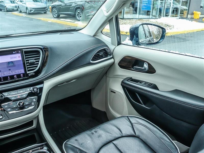 chrysler Pacifica Hybrid 2022 - 15