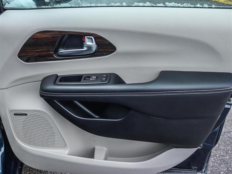 chrysler Pacifica Hybrid 2022 - 17