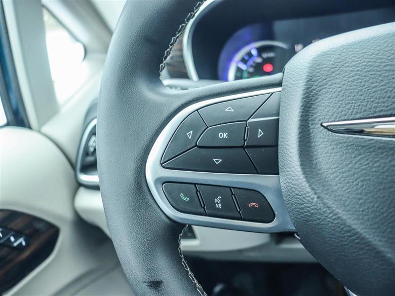 chrysler Pacifica Hybrid 2022 - 27